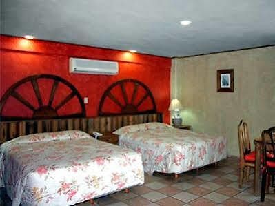 Hotel Esmeralda Poza Rica ภายนอก รูปภาพ